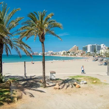 Benal Superb Front 1 Bedroom Apartment, Sleeps 5 贝纳尔马德纳