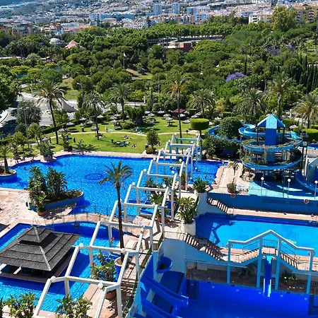 Benal Superb Front 1 Bedroom Apartment, Sleeps 5 Apartmán Benalmádena