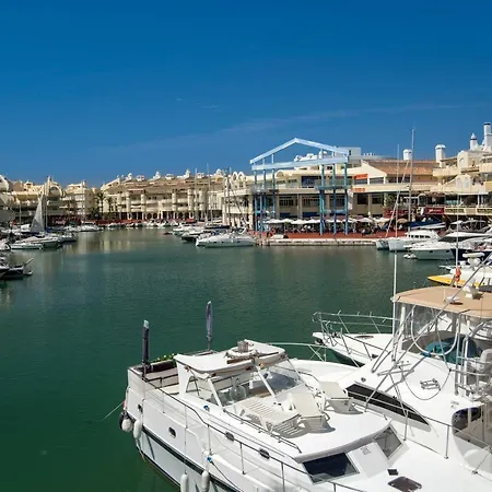 Benal Superb Front 1 Bedroom Apartment, Sleeps 5 * Benalmádena