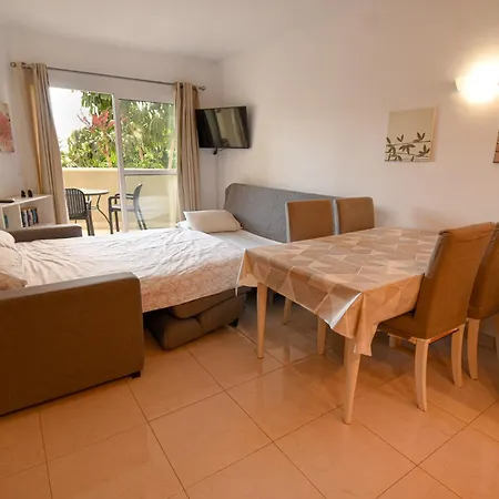 Apartmán Benal Superb Front 1 Bedroom Apartment, Sleeps 5